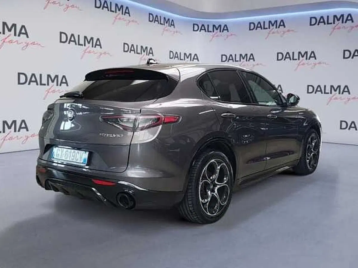 Alfa Romeo Stelvio usata a Milano (5)