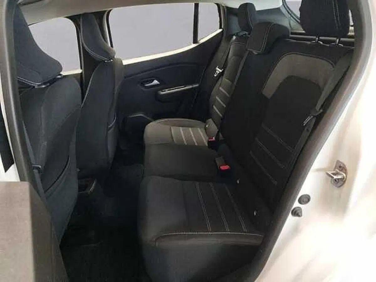 Dacia Sandero Streetway usata a Milano (13)