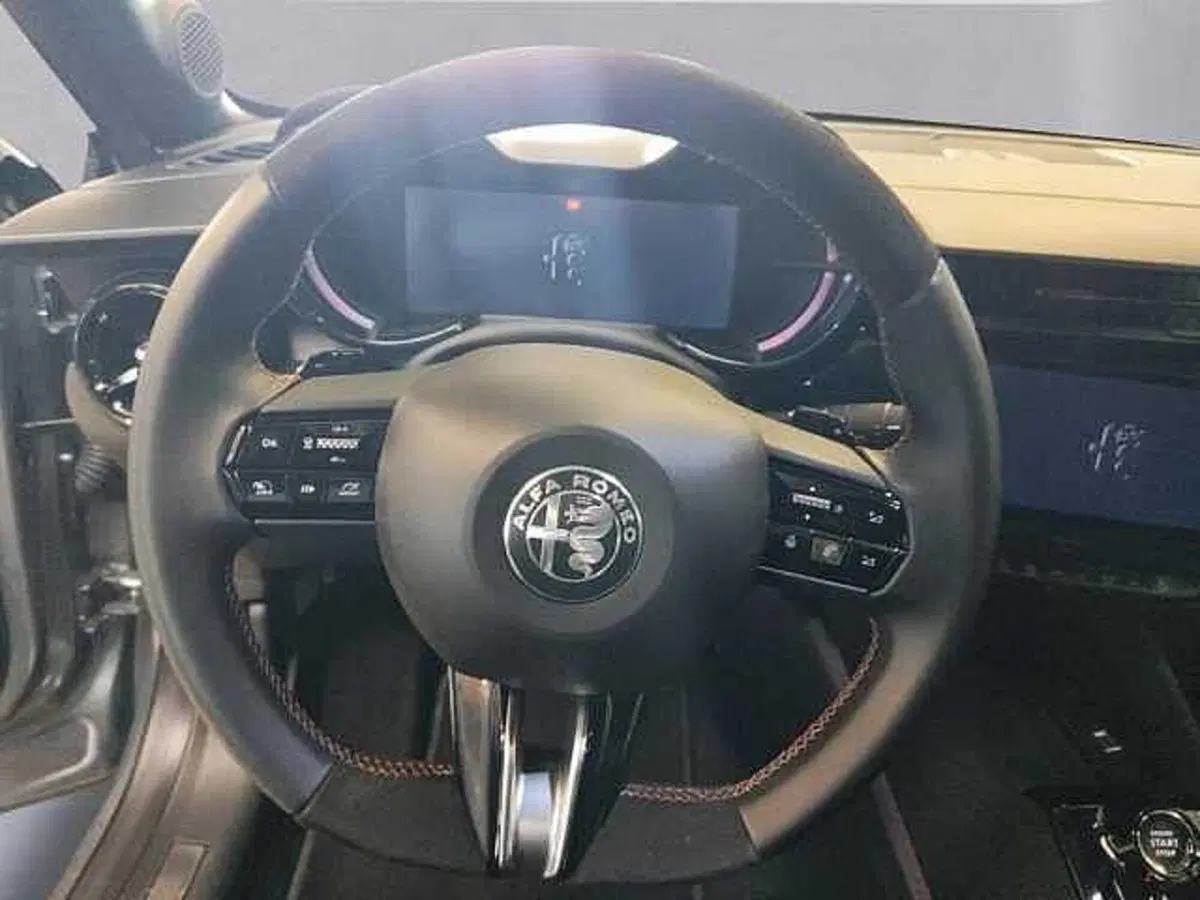 Alfa Romeo Junior usata a Milano (12)