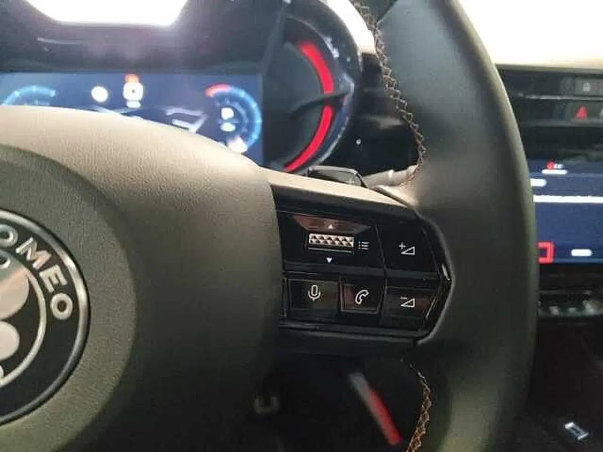 Alfa Romeo Junior usata a Milano (19)