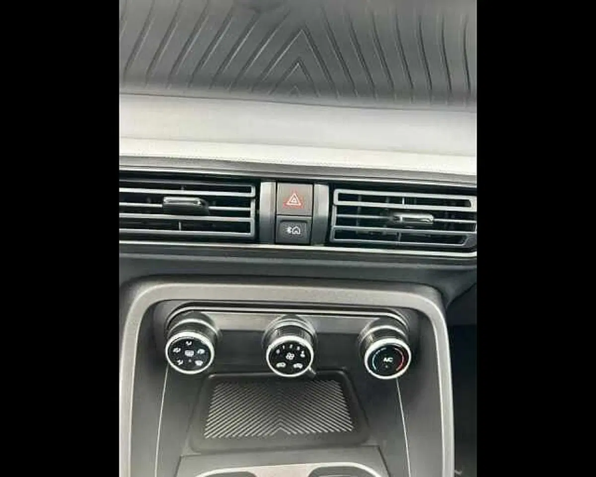 Citroen C3 Aircross nuova a Milano (12)