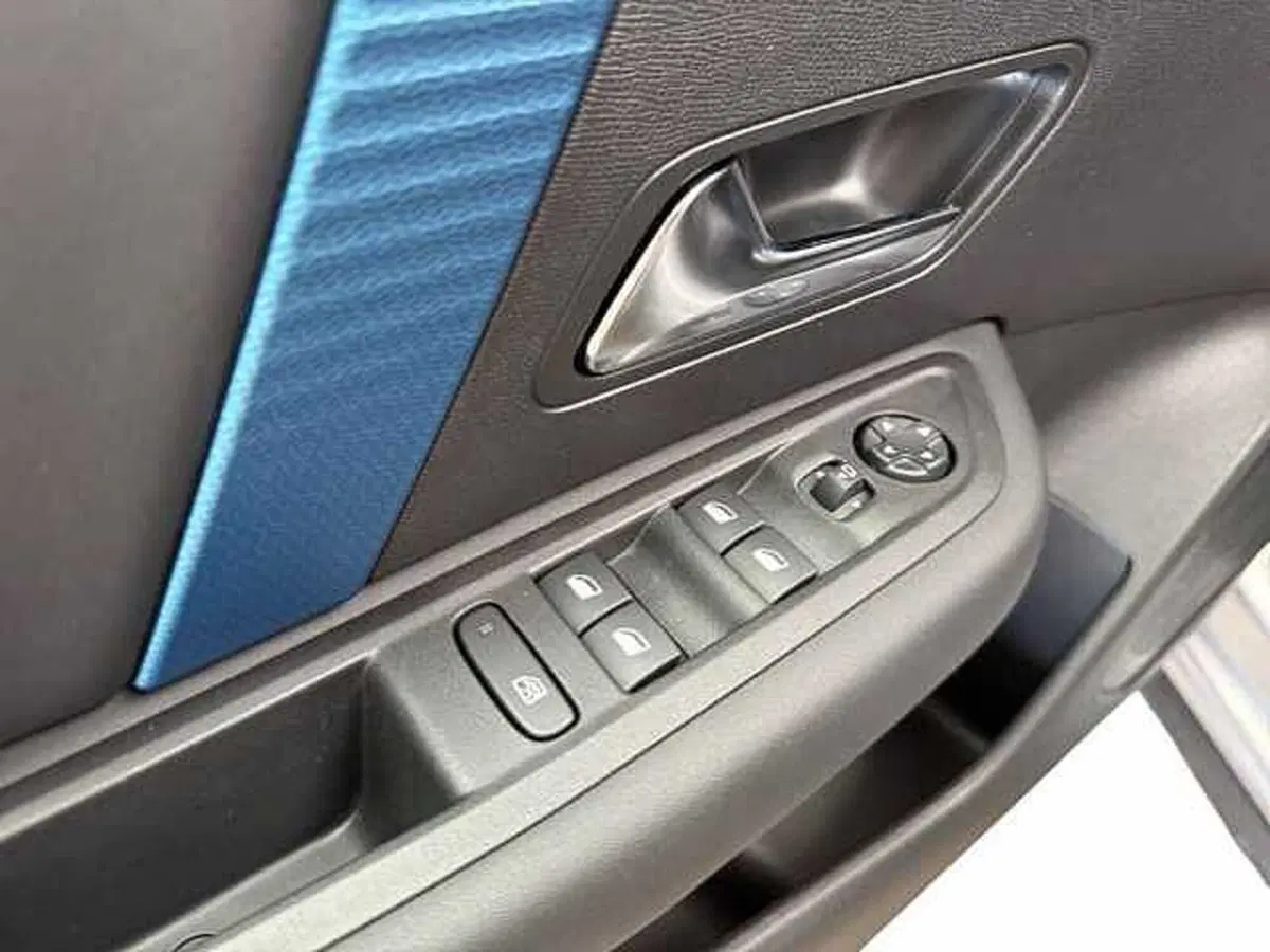 Citroen E-C4 usata a Milano (15)