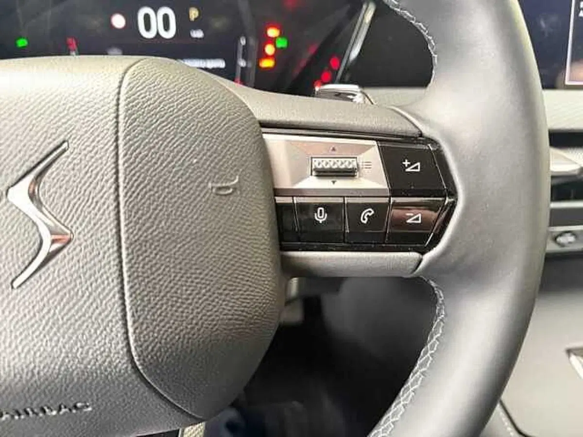 Ds DS 4 nuova a Milano (17)