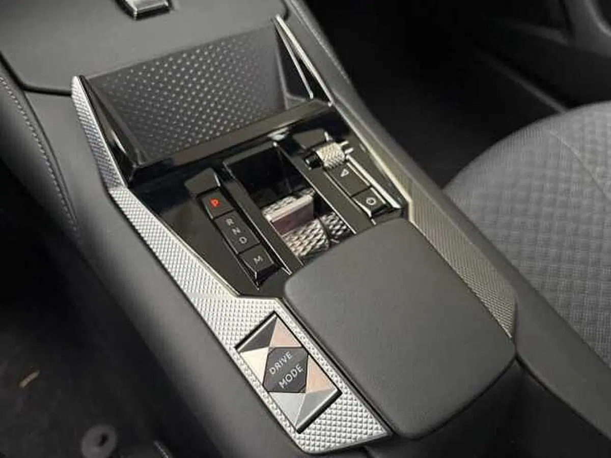 Ds DS 4 nuova a Milano (18)