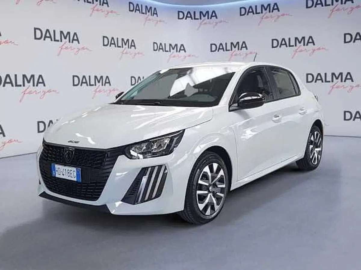 Peugeot 208 nuova a Milano