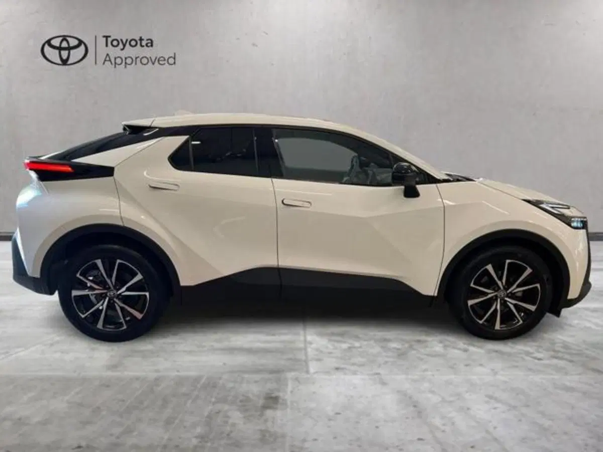 Toyota Toyota C-HR usata a Vercelli (14)