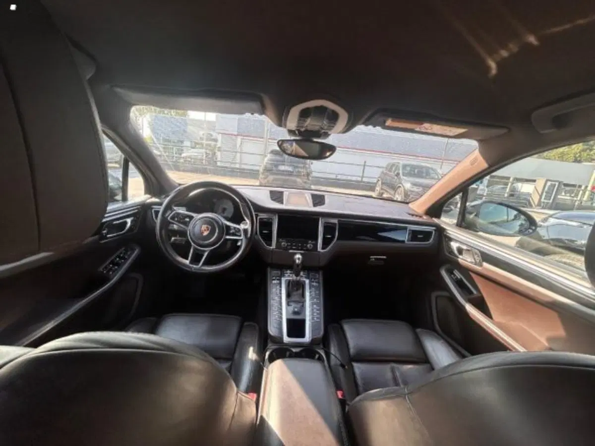 Porsche Macan usata a Lucca (7)