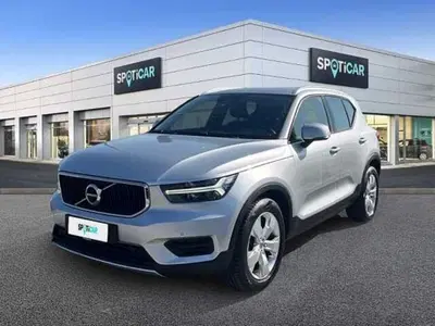 Volvo XC40 T3 Momentum del 2018 usata a Ravenna