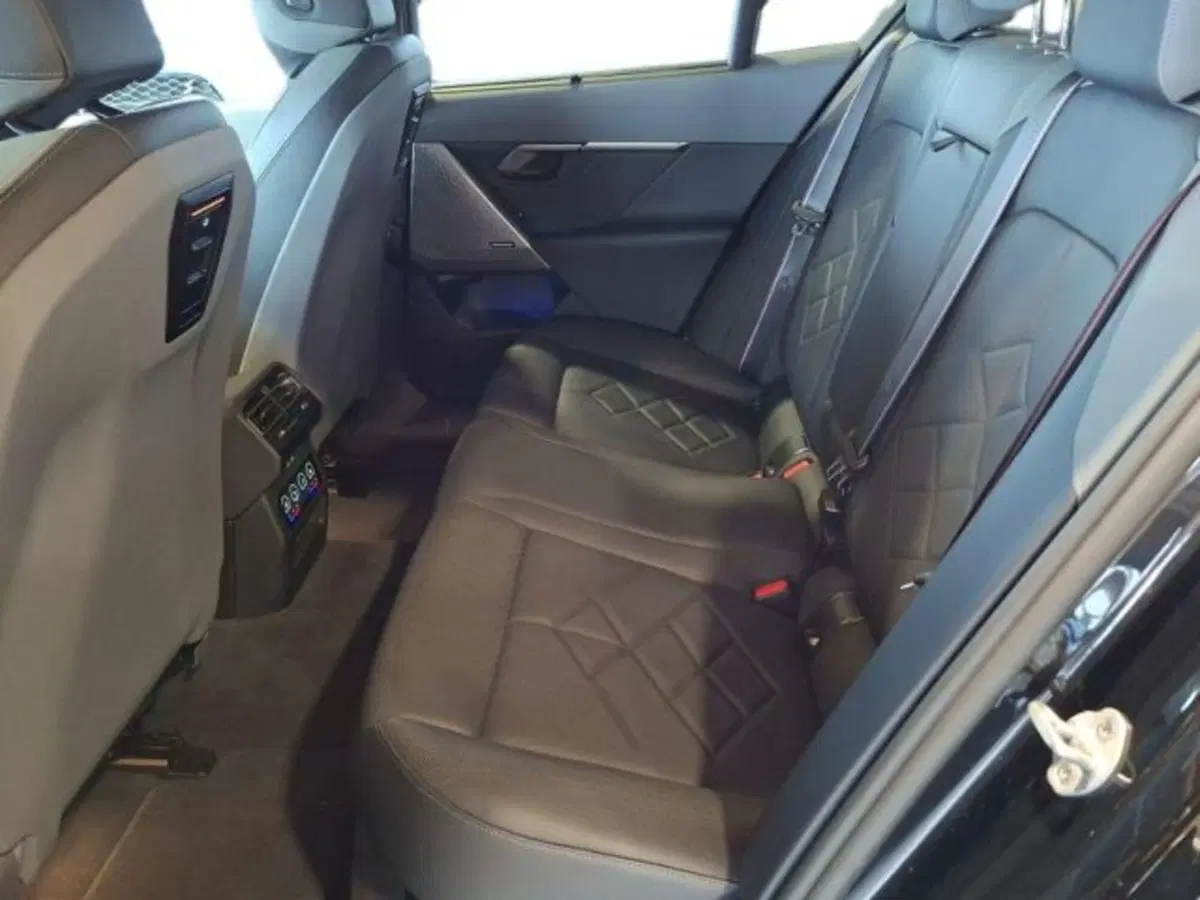 BMW i5 Touring usata a Verona (10)