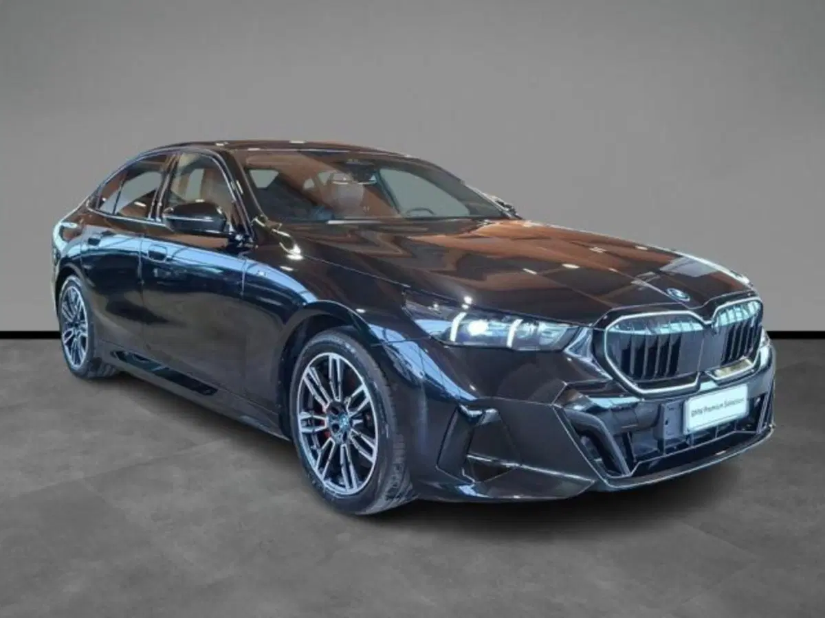 BMW i5 Touring usata a Verona (16)