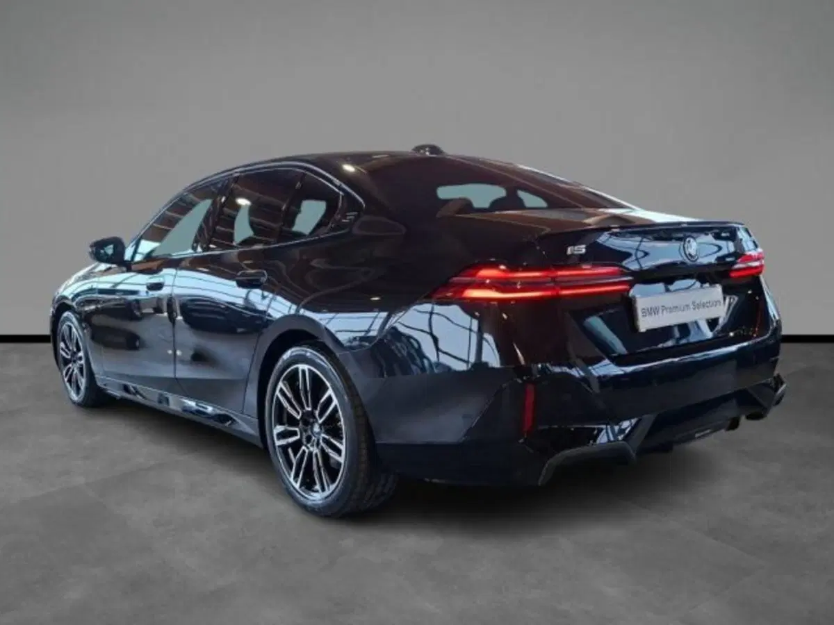 BMW i5 Touring usata a Verona (4)