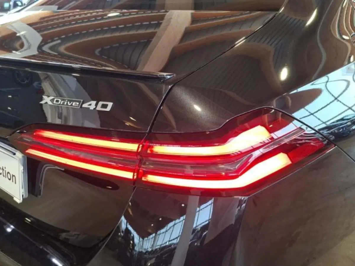 BMW i5 Touring usata a Verona (7)