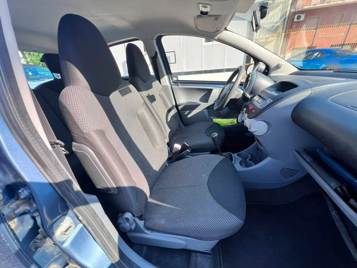 Toyota Aygo usata a Messina (11)