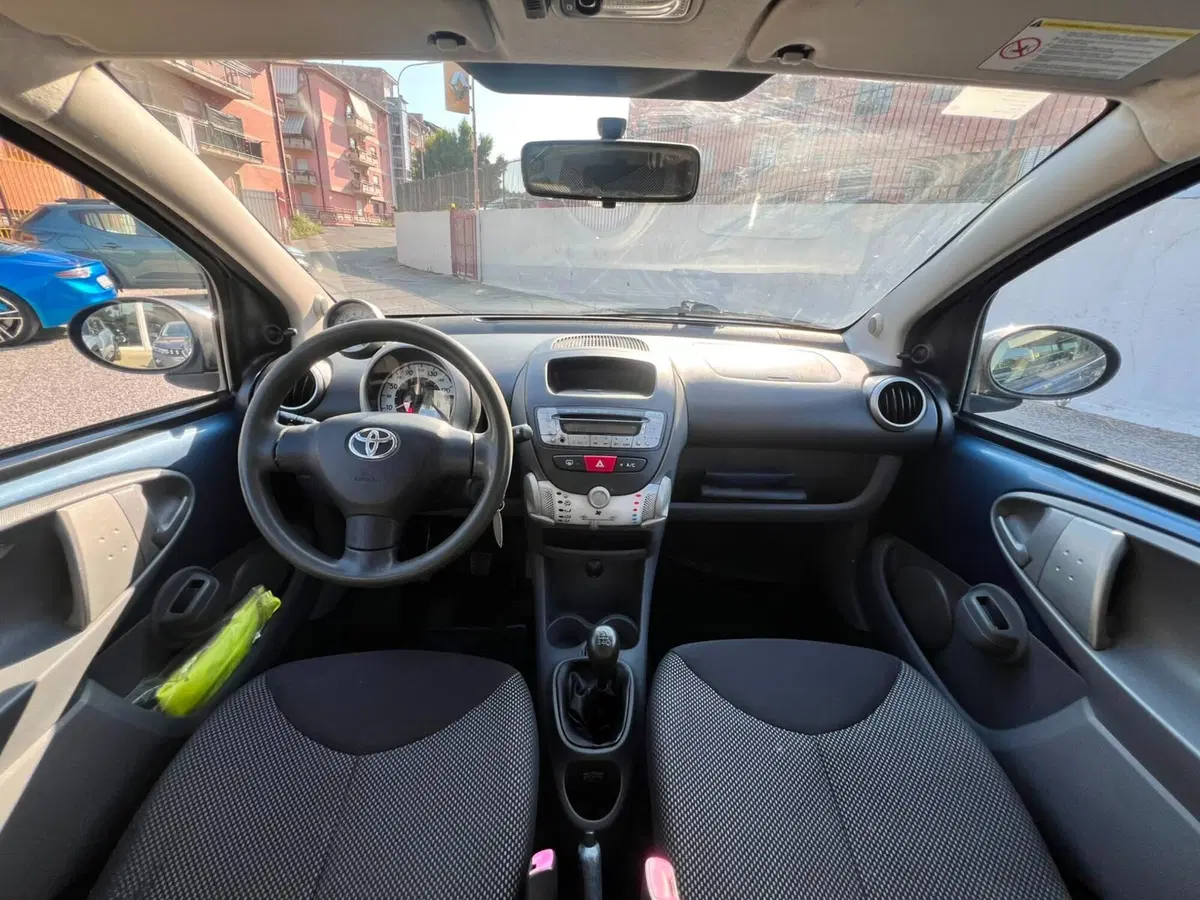Toyota Aygo usata a Messina (13)