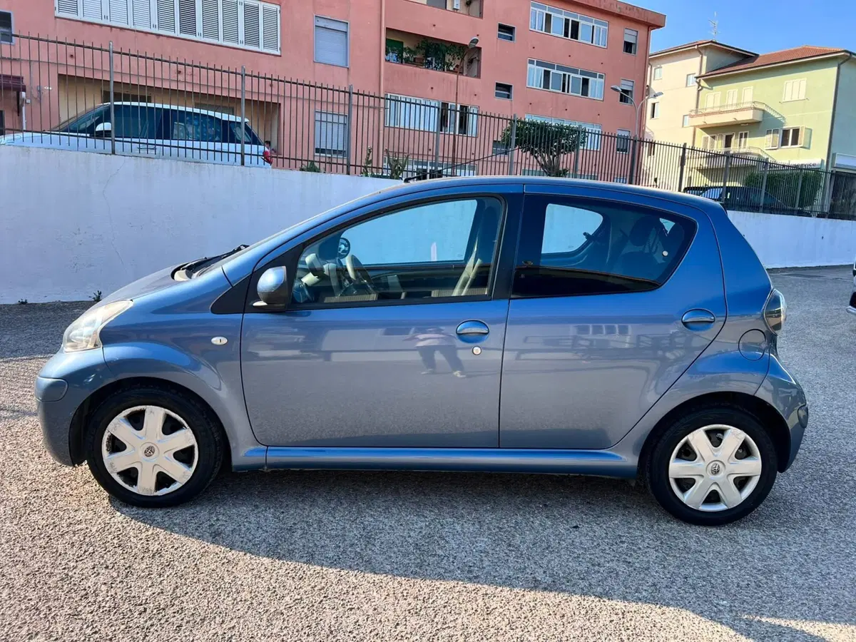 Toyota Aygo usata a Messina (8)