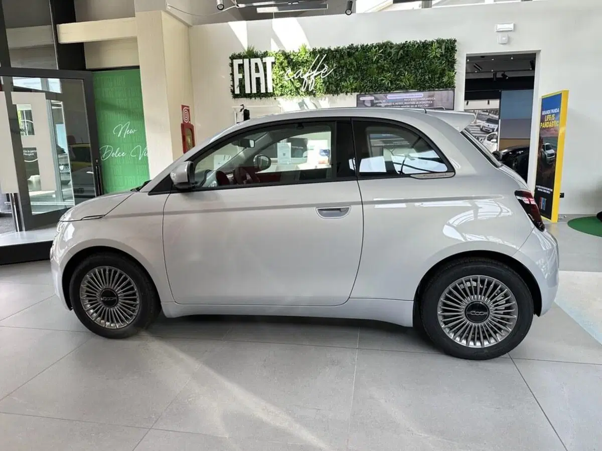 Fiat 500 nuova a Sondrio (2)