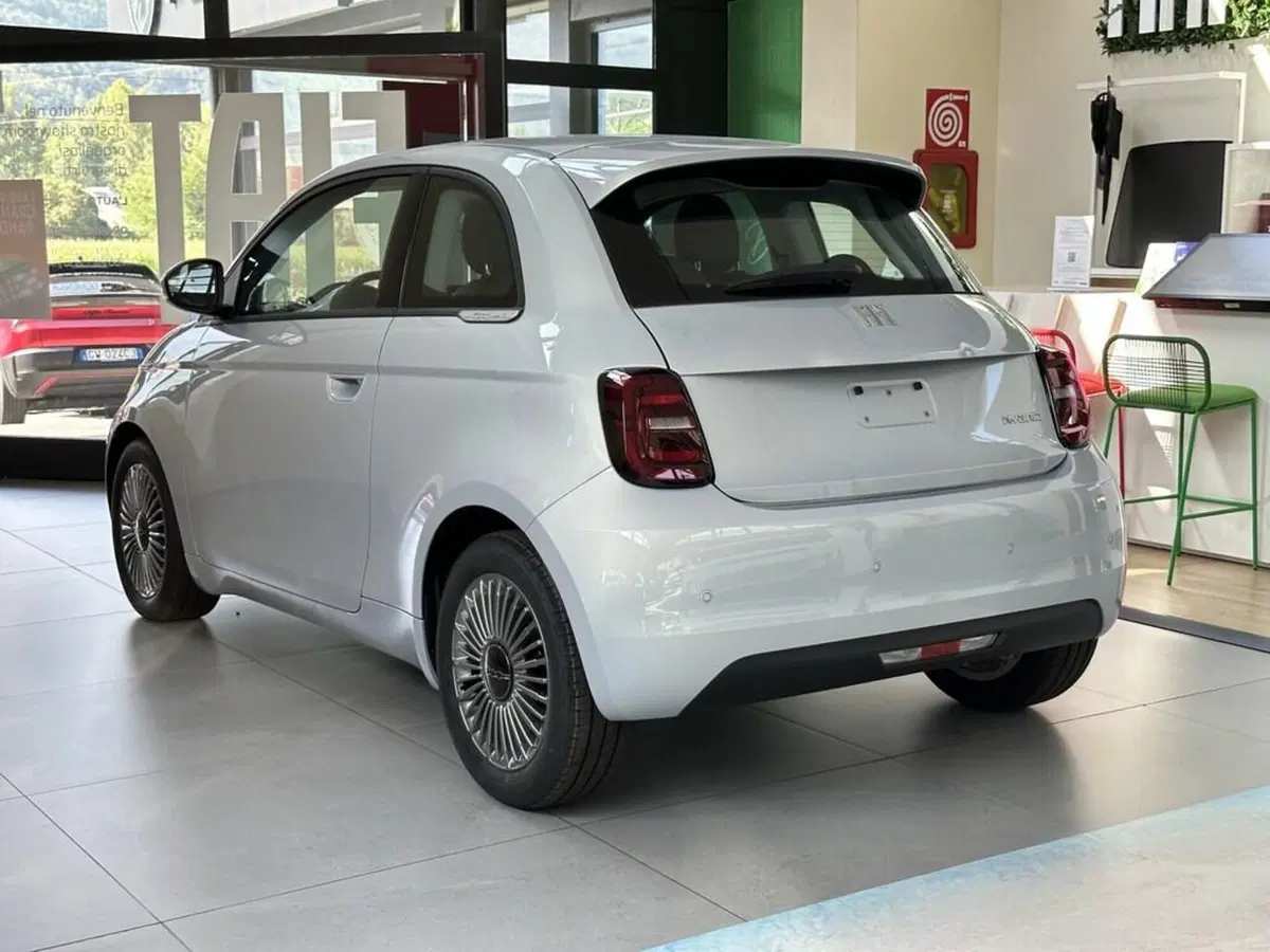 Fiat 500 nuova a Sondrio (3)
