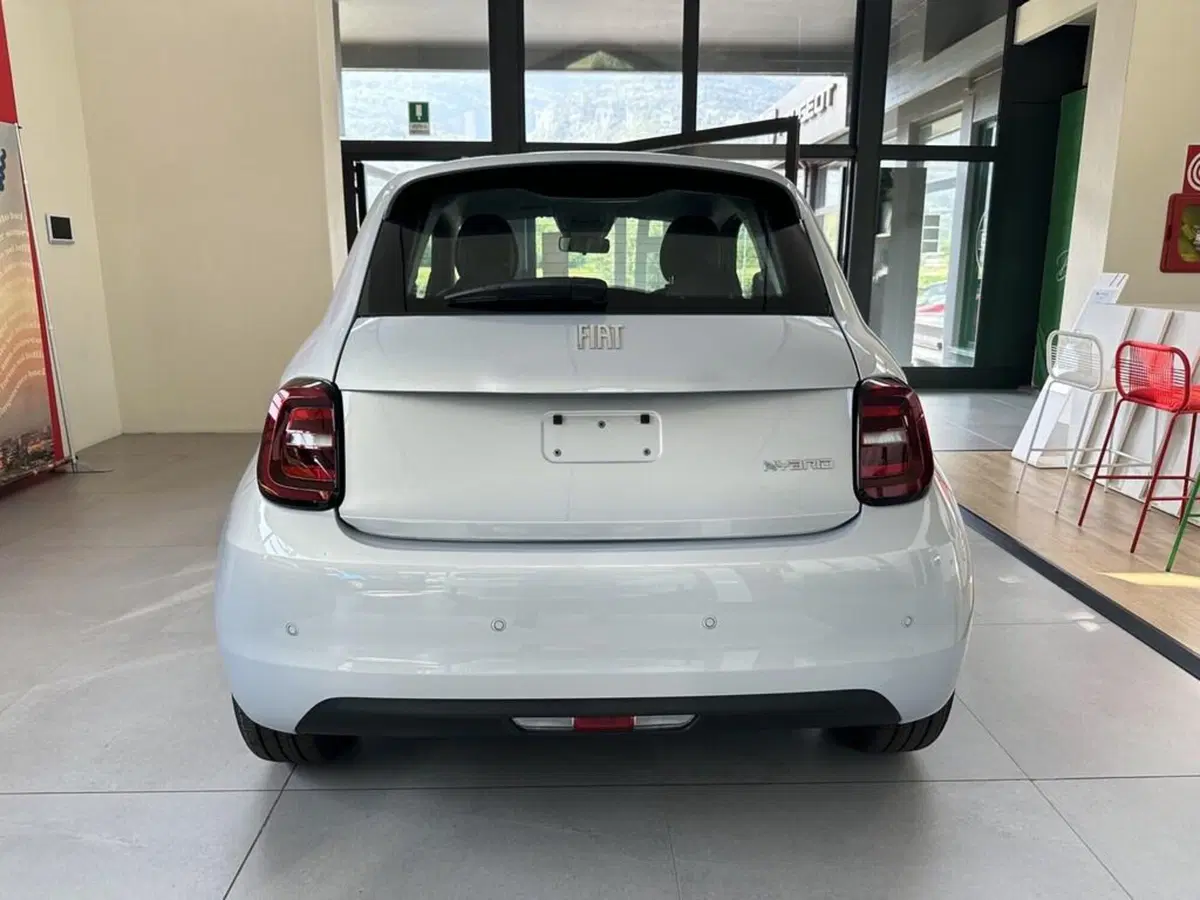 Fiat 500 nuova a Sondrio (4)