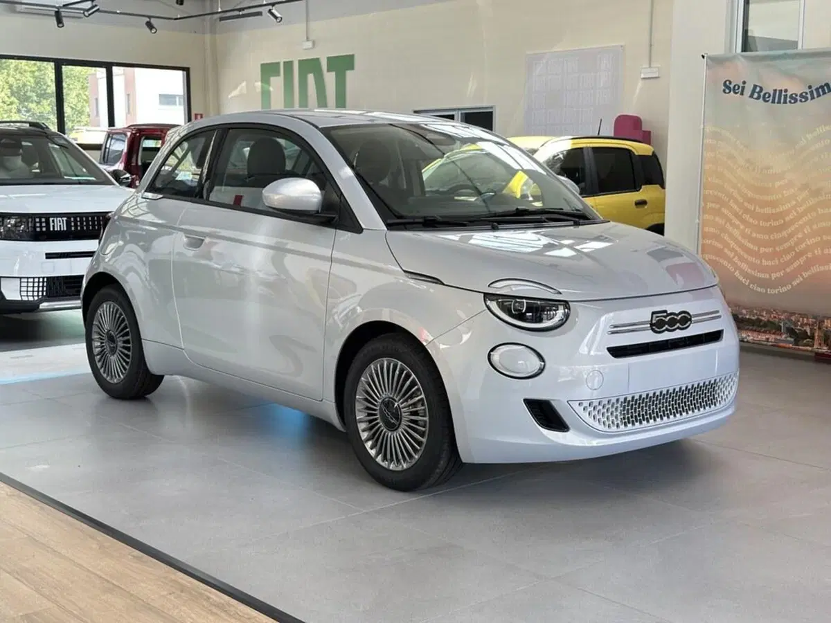 Fiat 500 nuova a Sondrio (6)