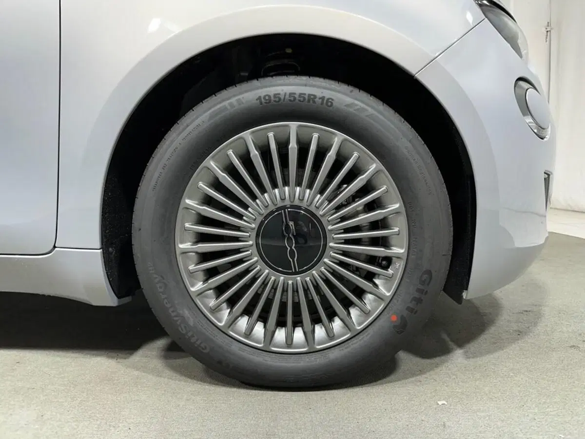 Fiat 500 nuova a Sondrio (9)