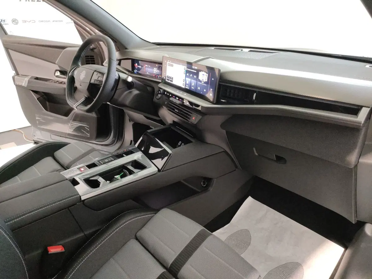 Opel Grandland nuova a L'Aquila (12)