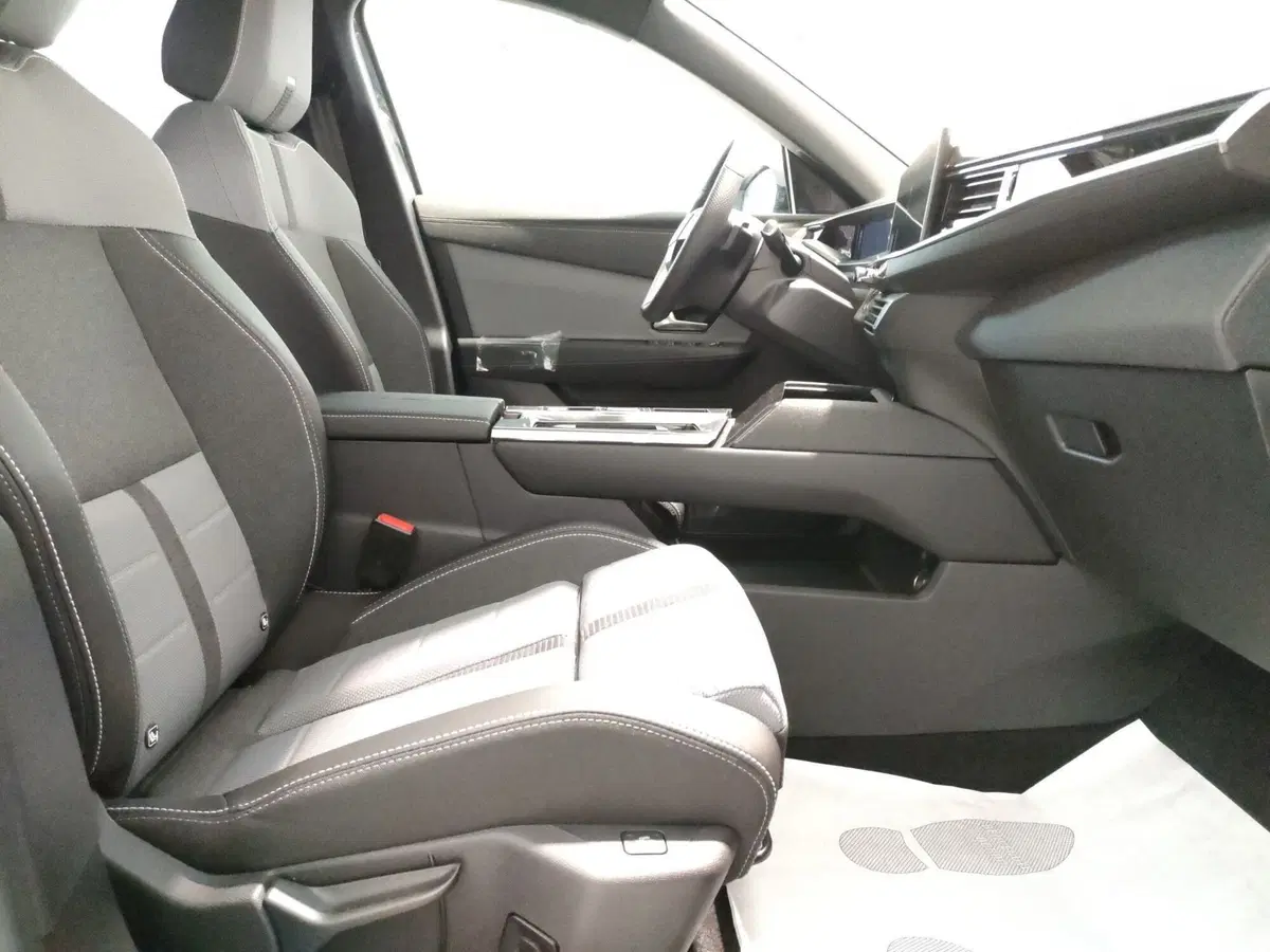 Opel Grandland nuova a L'Aquila (15)