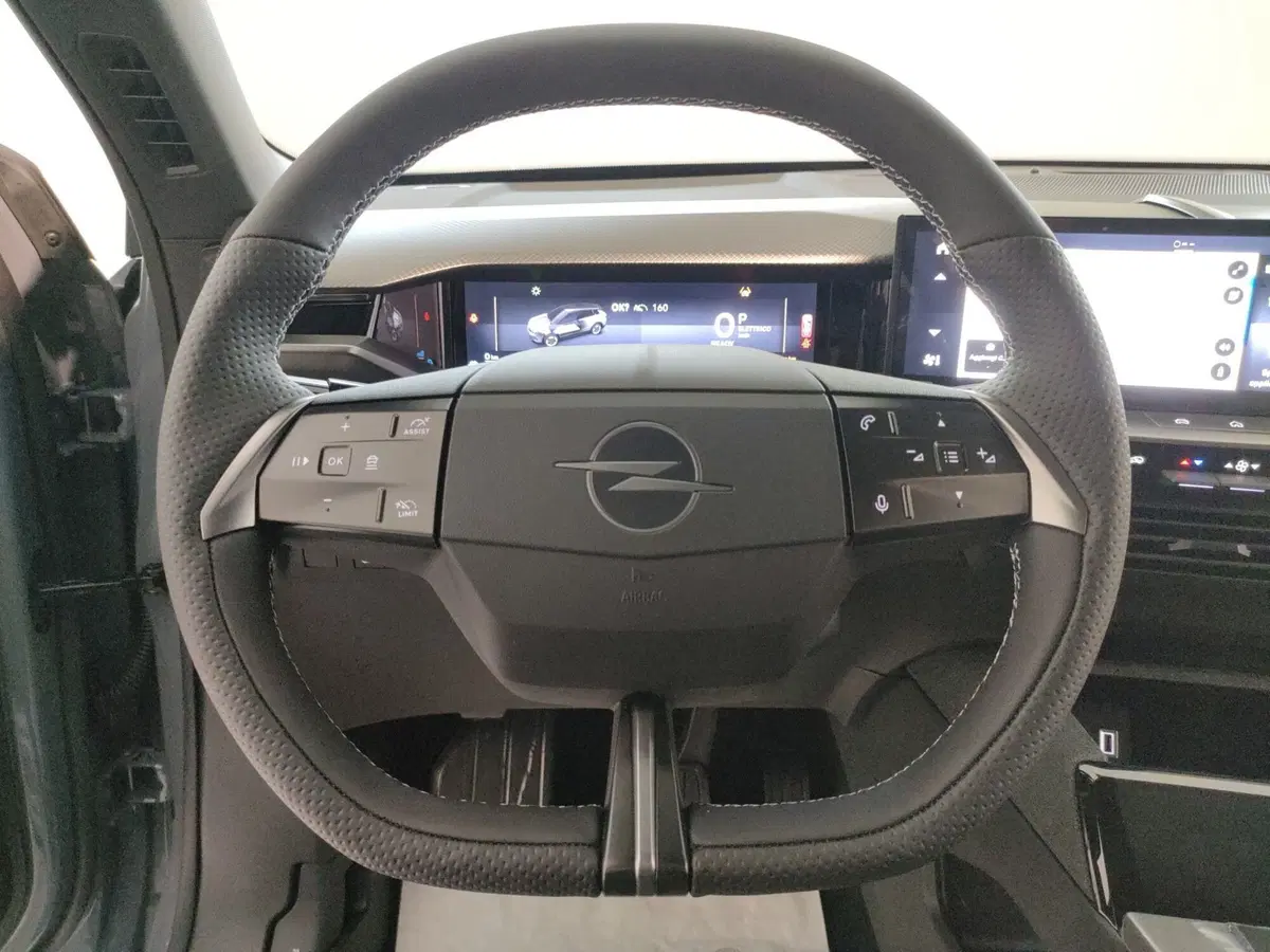 Opel Grandland nuova a L'Aquila (17)