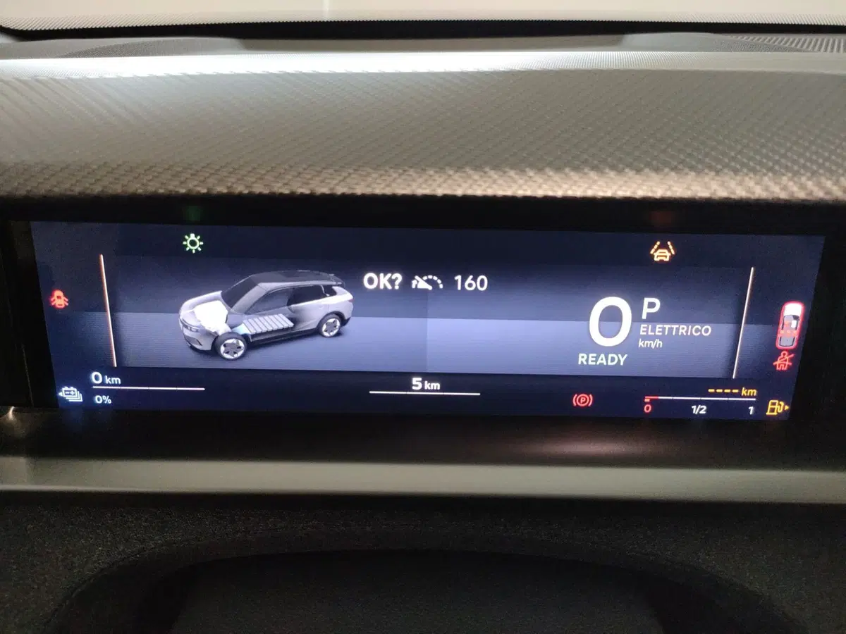 Opel Grandland nuova a L'Aquila (18)