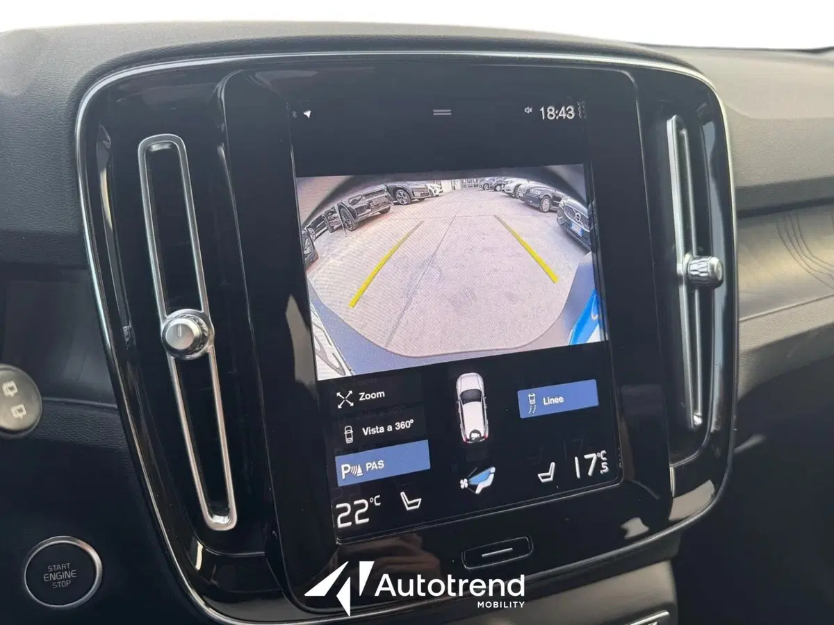 Volvo XC40 usata a Bari (10)