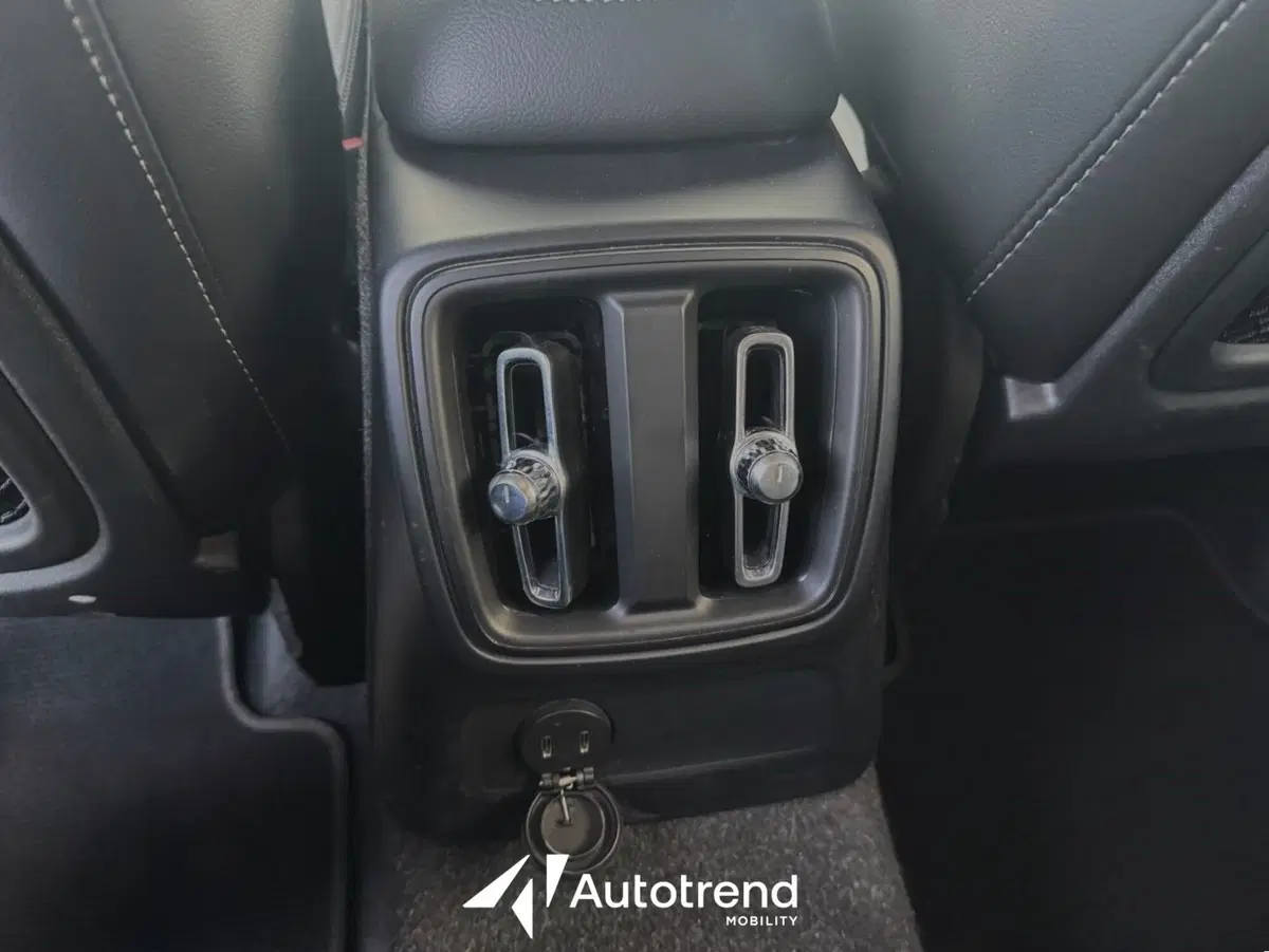 Volvo XC40 usata a Bari (14)
