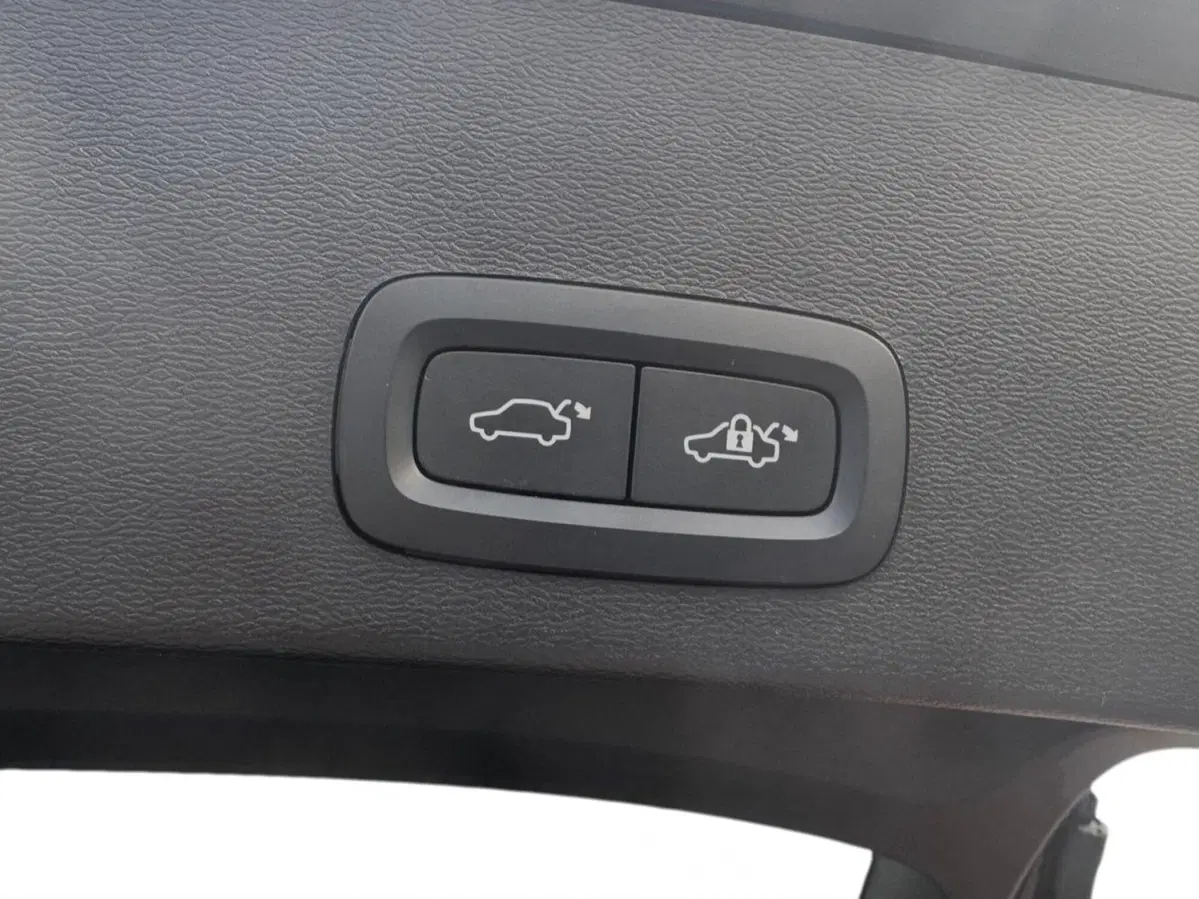 Volvo XC40 usata a Bari (16)