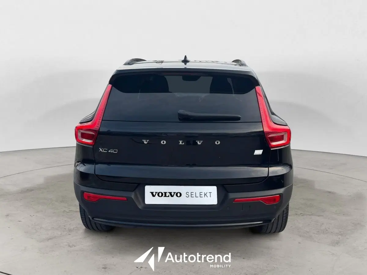 Volvo XC40 usata a Bari (4)