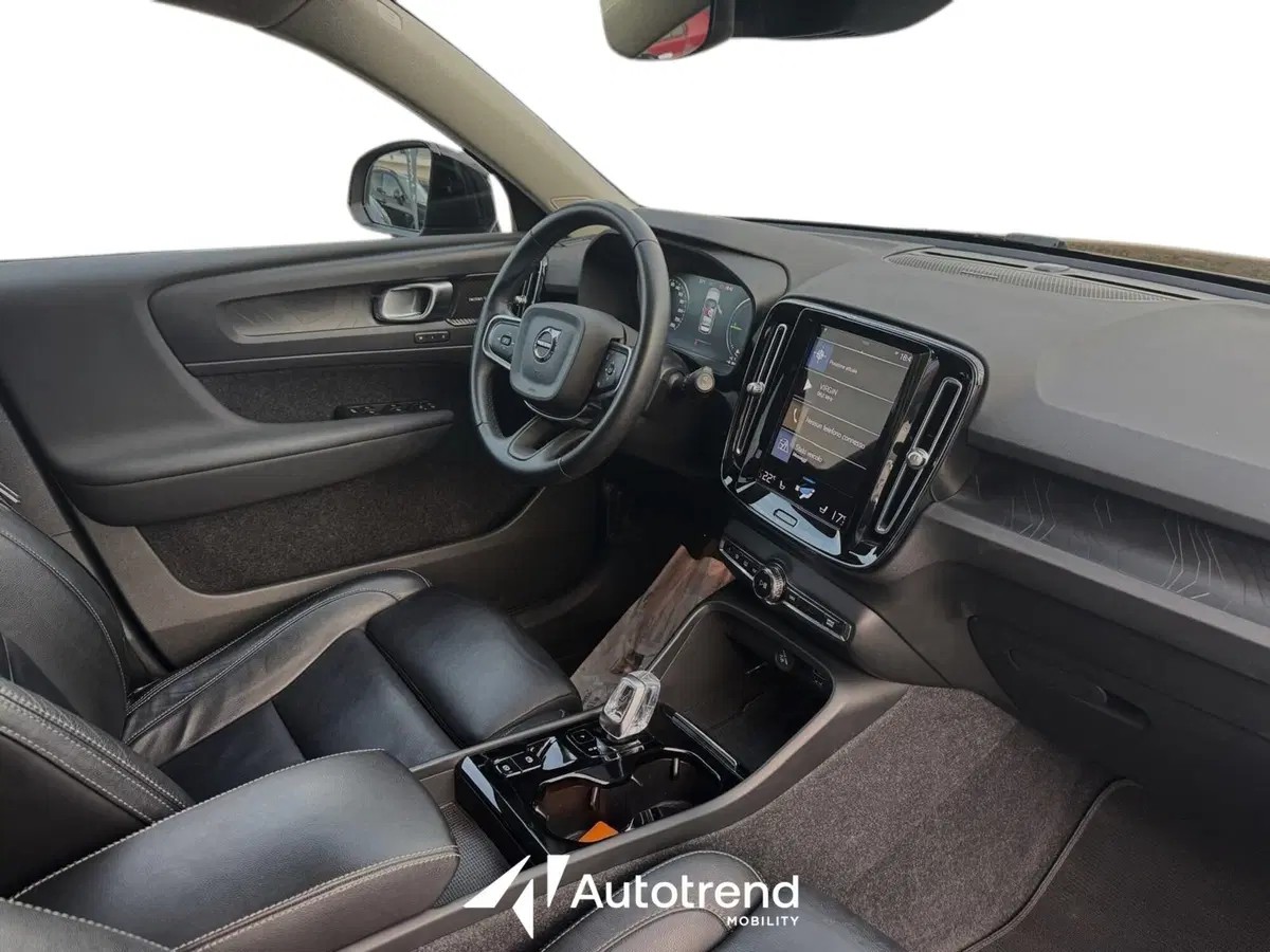 Volvo XC40 usata a Bari (7)