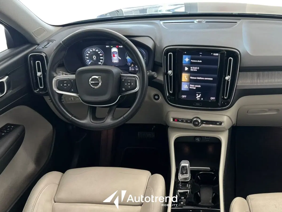 Volvo XC40 usata a Bari (10)
