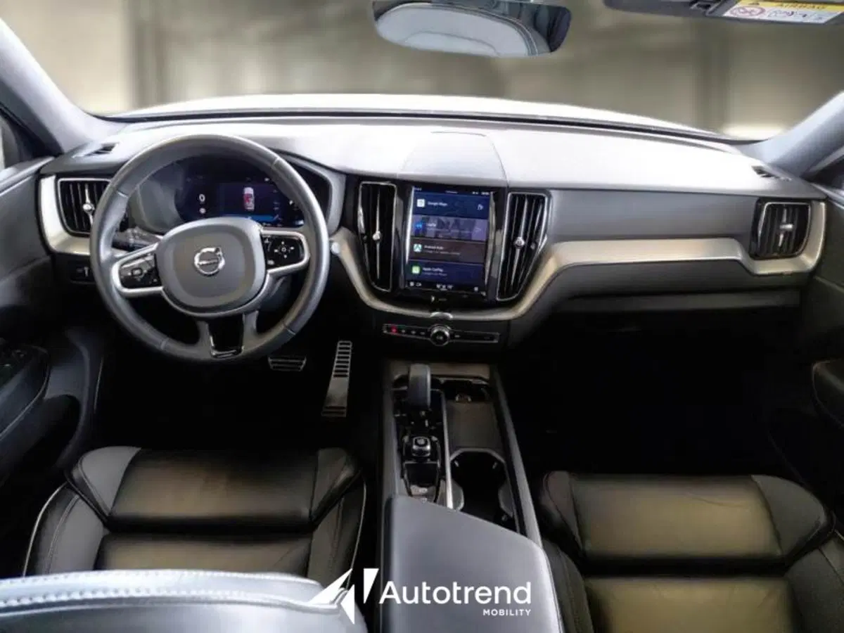 Volvo XC60 usata a Bari (8)