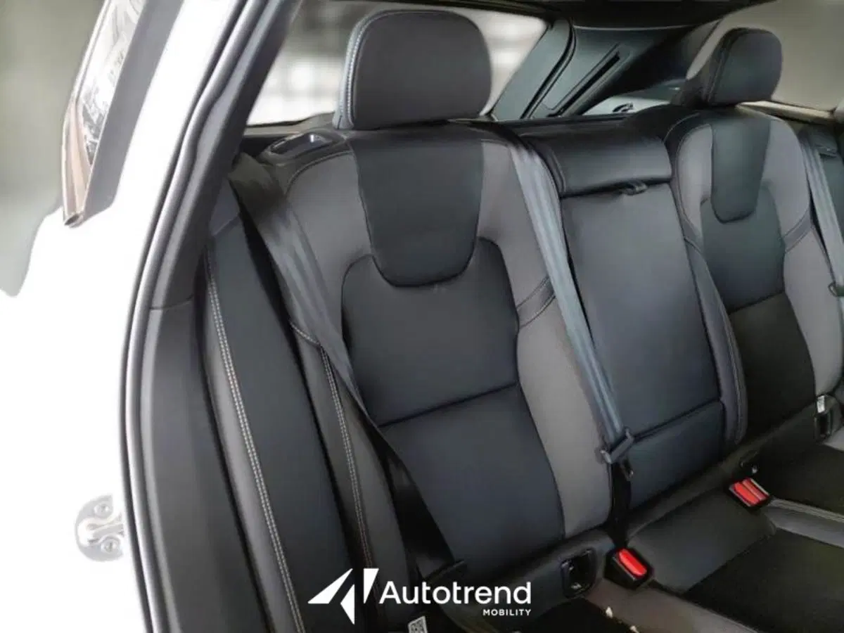 Volvo XC60 usata a Bari (9)