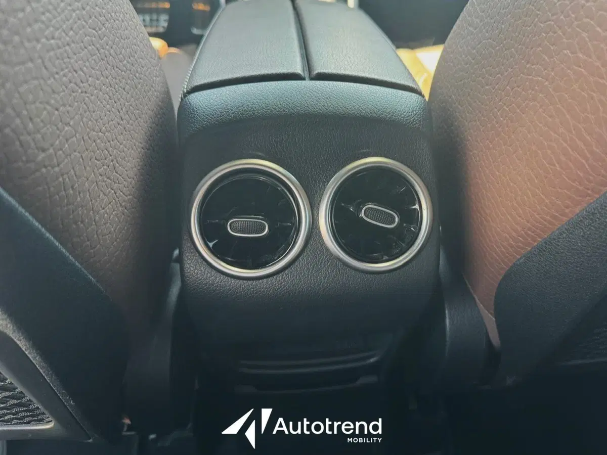 Mercedes-Benz GLB usata a Bari (17)