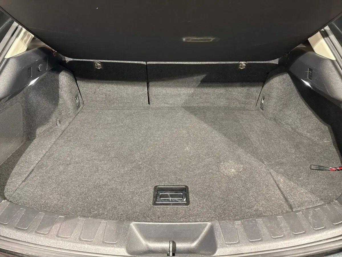 Lexus UX usata a Sondrio (15)
