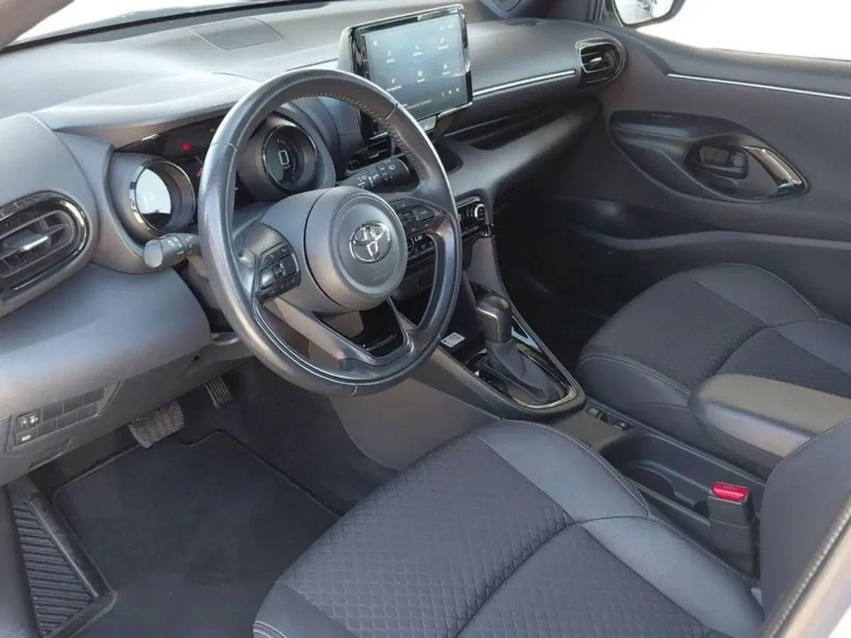 Toyota Yaris usata a Cagliari (7)