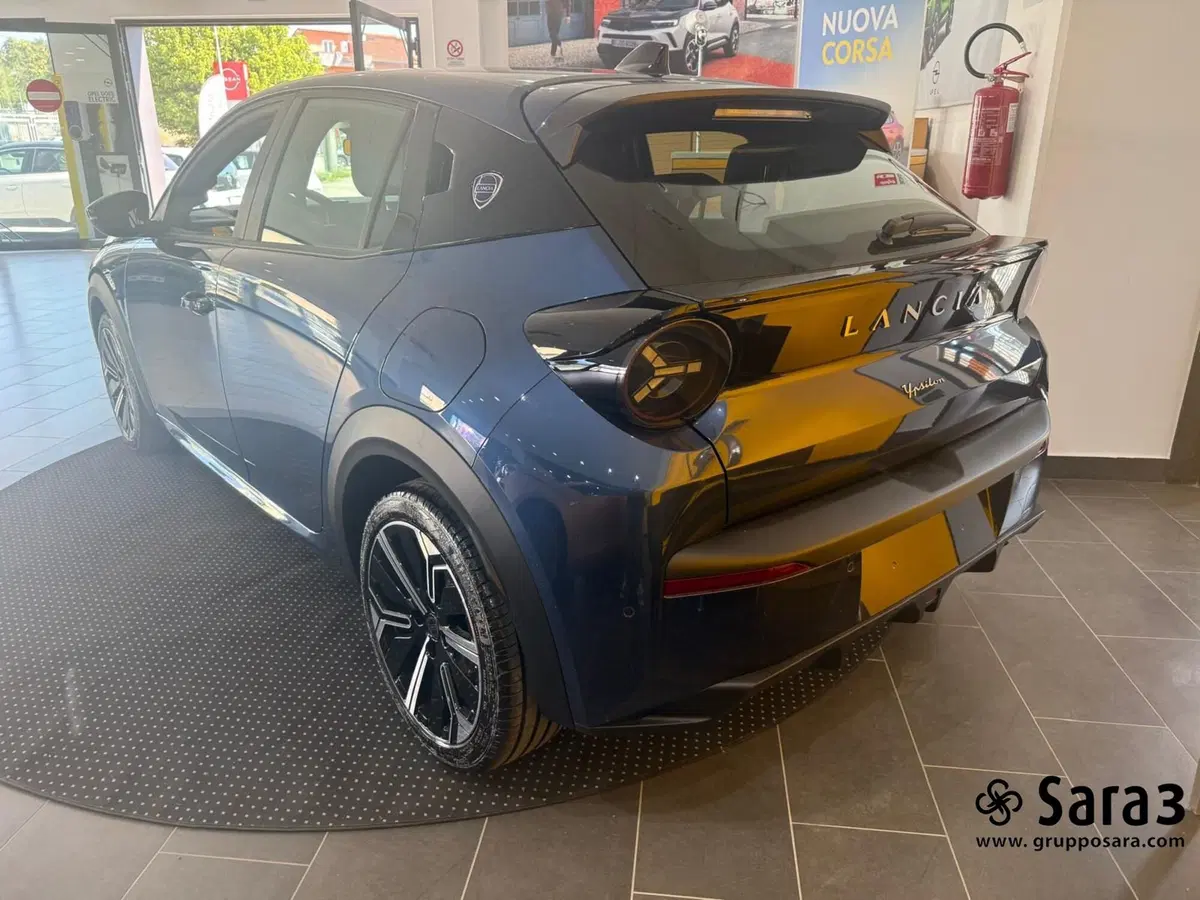 Lancia Ypsilon nuova a Benevento (5)