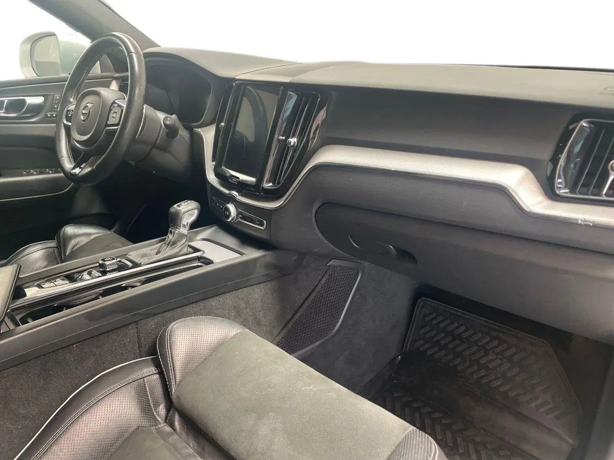 Volvo XC60 usata a Parma (5)