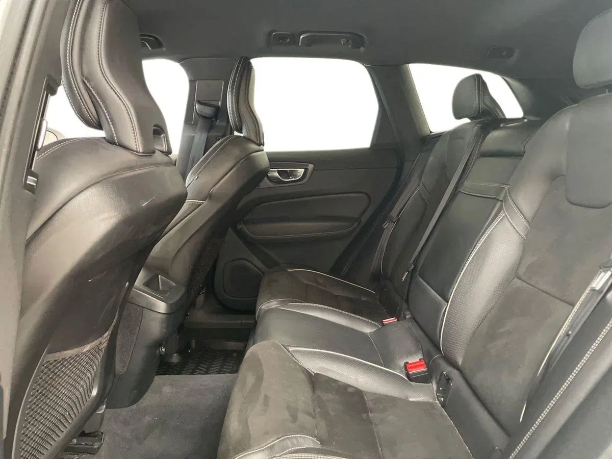 Volvo XC60 usata a Parma (7)