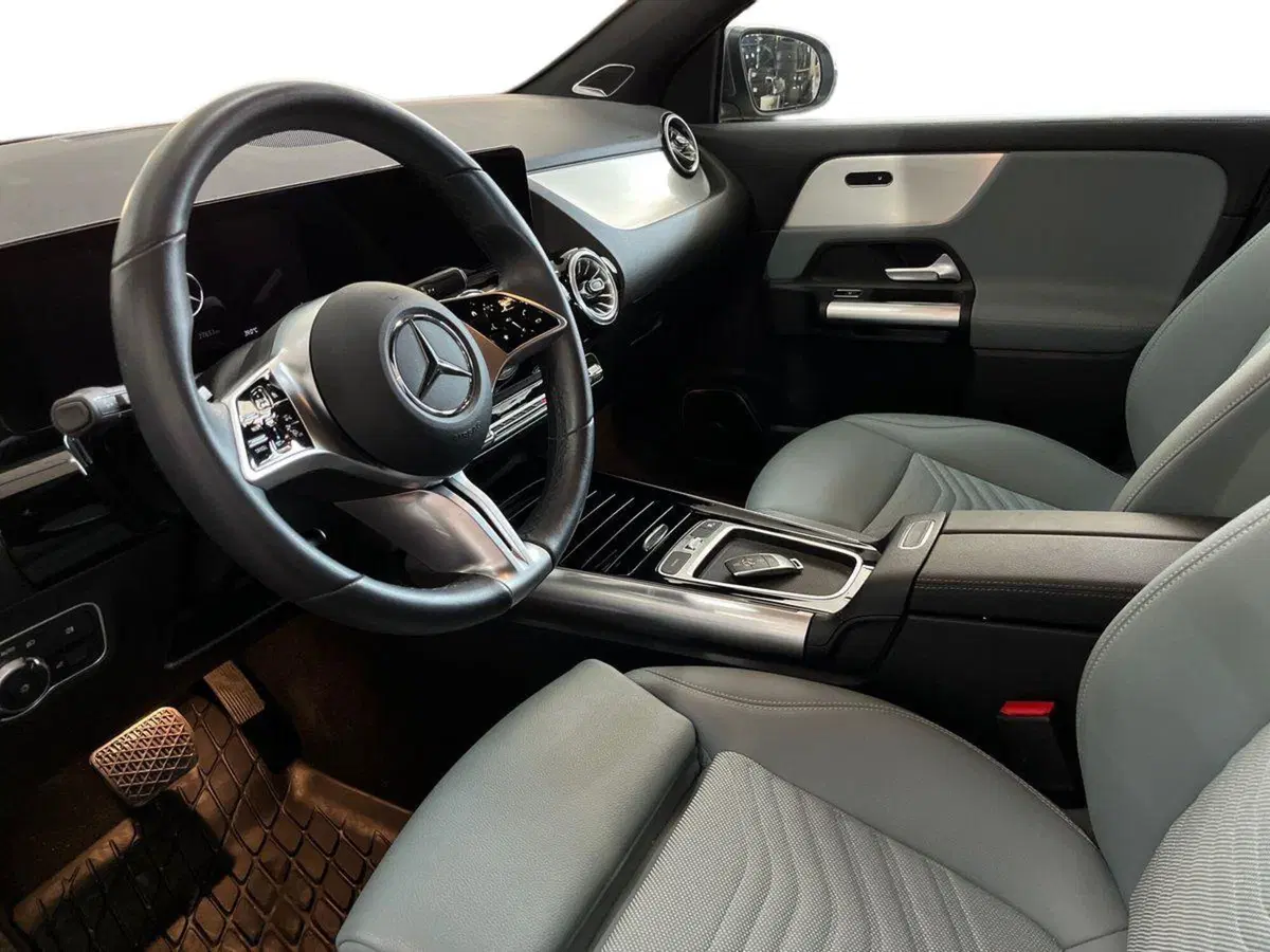 Mercedes-Benz GLA SUV usata a Taranto (7)