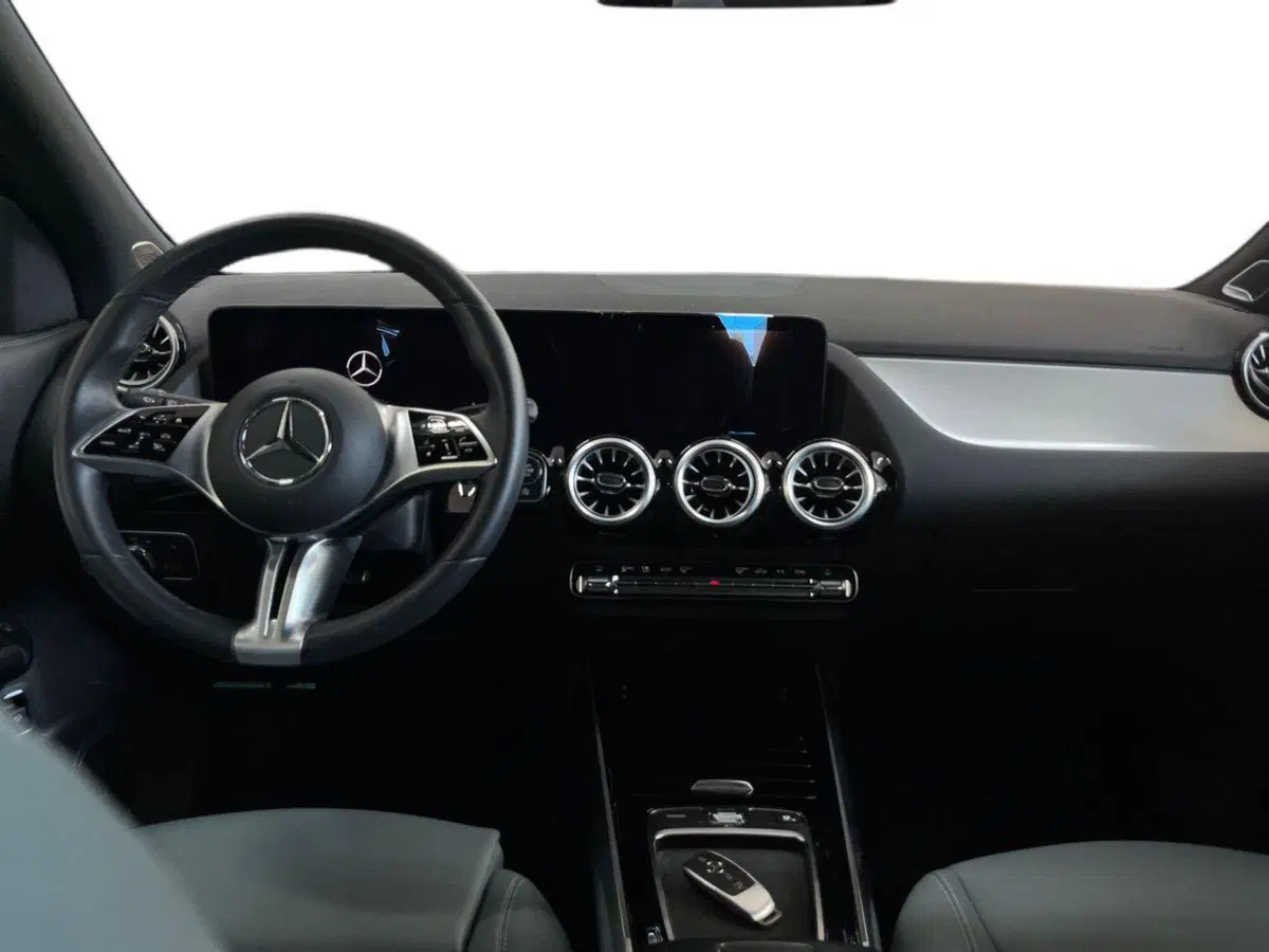 Mercedes-Benz GLA SUV usata a Taranto (8)
