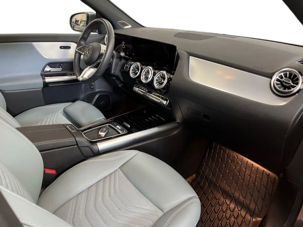 Mercedes-Benz GLA SUV usata a Taranto (9)