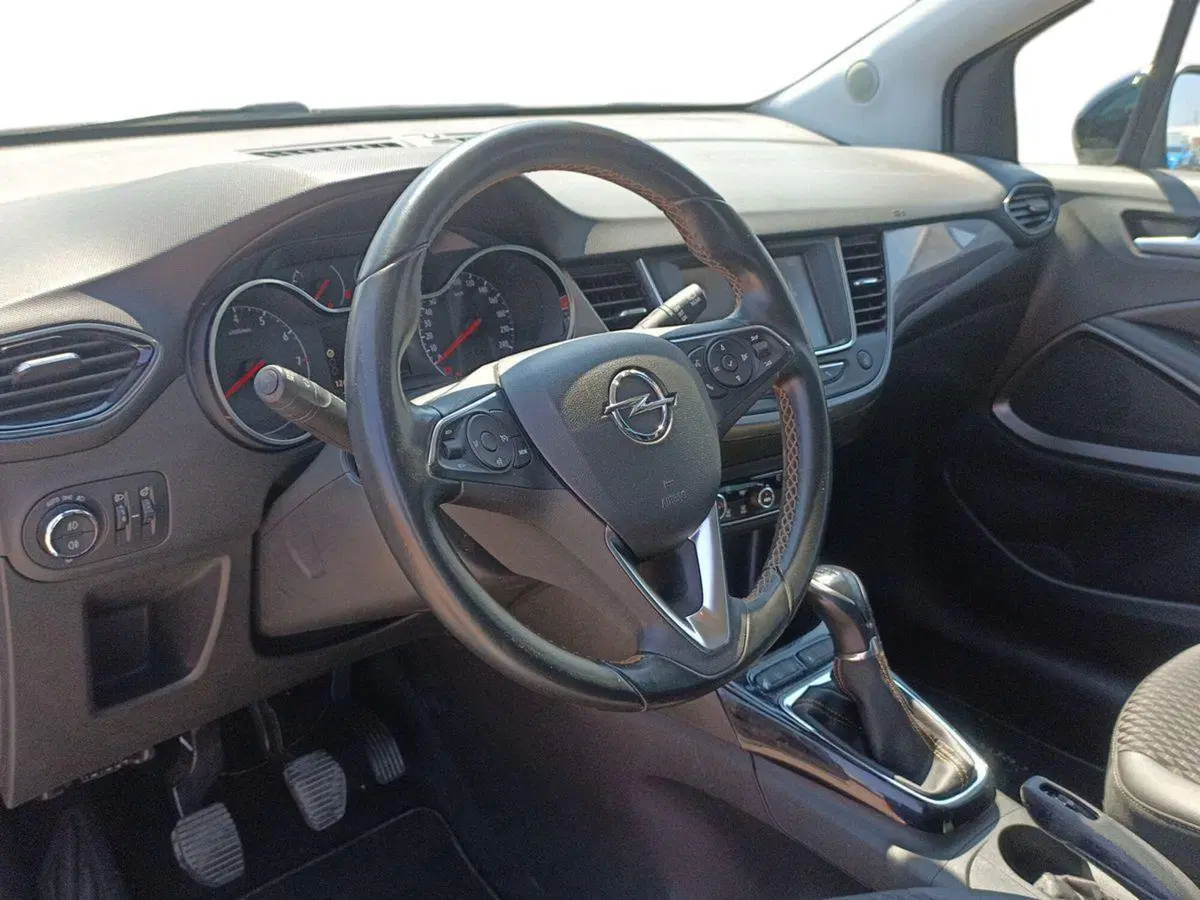 Opel Crossland X usata a Bari (10)