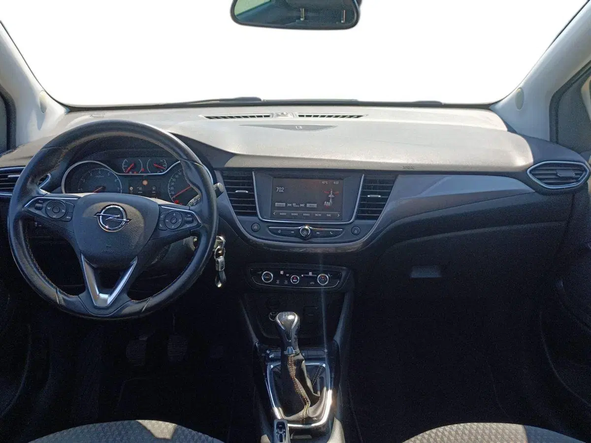 Opel Crossland X usata a Bari (8)
