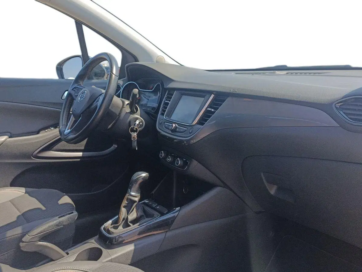 Opel Crossland X usata a Bari (9)