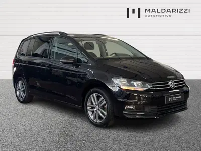 Volkswagen Touran 1.6 TDI 115 CV SCR DSG Business BlueMotion Technology del 2019 usata a Bari