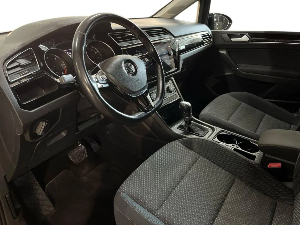 Volkswagen Touran usata a Bari (10)